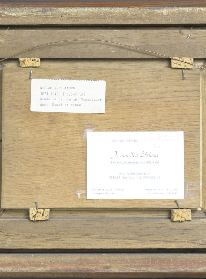 Wintervaart met vrachtvaarder